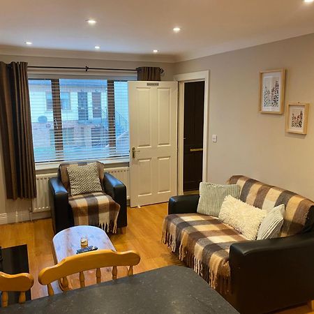 2 Bed Cosy Apartment In Heart Of Mullingar. Buitenkant foto