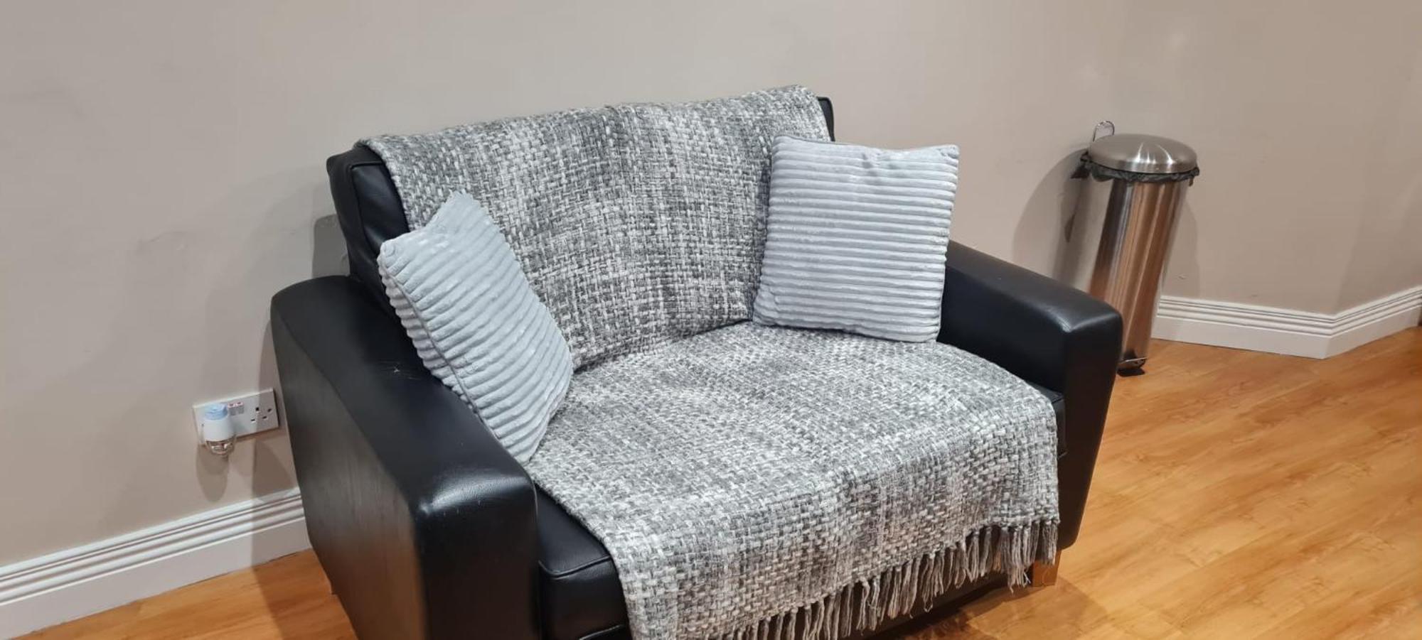 2 Bed Cosy Apartment In Heart Of Mullingar. Buitenkant foto